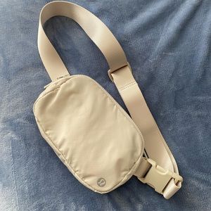 Lululemon everywhere belt bag SOLDOUT